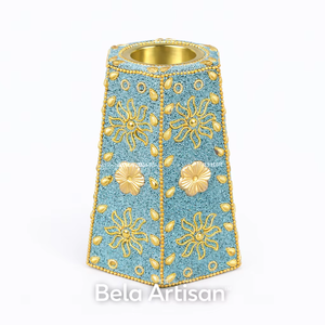 Brûleur Bakhoor Floral Turquoise avec embellissements dorés Porte-encens décoratif pour la maison ou les cadeaux - Product Image 1