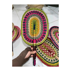 Éventail à main Rustic Seagrass Handfan for Outdoor Events - Eco Woven Product Palm Weaving Style Fan de 99 GD - Product Image 5