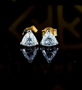 Trillion Moissanite Pendientes para regalo de boda, Incoloro Trillion Moissanite Stud Pendientes, 10K Oro Joyería regalo para novia - Product Image 1