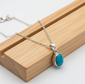 Chaîne délicate personnalisable en or 18 carats avec pendentif en forme de goutte, style bohème, en turquoise naturelle, cristal de guérison, tendance unisexe, certifié. - Product Image 5