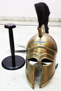 Casco antiguo de latón de alta calidad con penacho negro y soporte negro Casco decorativo medieval con precio al por mayor - Product Image 4