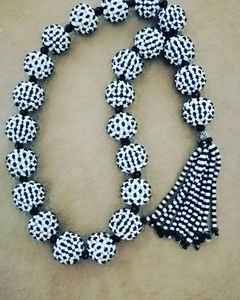 Collares con cuentas de cristal con colgante de latón de temática tribal con acabado antiguo hechos a medida ideales para diseñadores de joyas nativas para reventa - Product Image 6