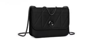 Borsa a Tracolla in Pelle con Catena per Donna - Product Image 3