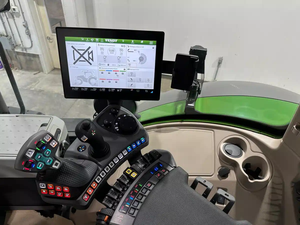 รถแทรกเตอร์ตีนตะขาบ Fendt Vario 1042 มือสองราคาถูก สภาพใหม่ 21 แรงม้า ขับเคลื่อน 4 ล้อ รับประกัน 4 ปี จัดส่งรวดเร็ว มีสินค้าในสต็อก - Product Image 6