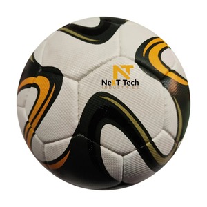 Tech Industries Ballon d'entraînement de football Matériau PU à des fins d'entraînement avec un design personnalisé et un logo personnalisé - Product Image 1