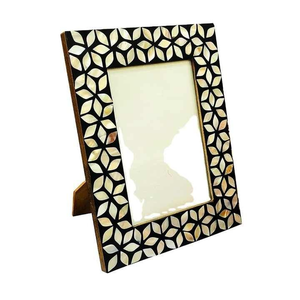 Cadre photo personnalisé luxueux de la meilleure qualité, en bois artisanal avec incrustations d'os, métal et résine pour la décoration de la maison - Product Image 2