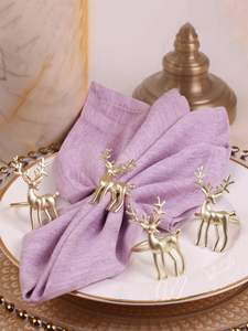 Anillo de Servilleta de Reno de Metal Moderno y Elegante, Diseñado para Complementar los Temas Navideños con un Toque Elegante - Product Image 3