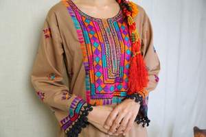 Pakistanais élégant femmes kurti 2024 2025 en gros robe pakistanaise vente chaude prêt à l'emploi kurti Kameez broderie personnalisée - Product Image 4