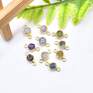 Conector de piedras preciosas Esmeralda en bruto-Cristal natural de 6-8mm, enlace de joyería de piedra natal de doble fianza, Conector de joyería hecho a mano - Product Image 5