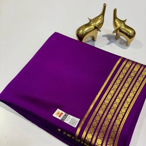Magnifique Sarees en pure soie Mysore avec ligne traditionnelle Pallu avec chemisier - Product Image 1