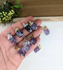 Colgante de amatista púrpura de gran tamaño genuino Regalo de compromiso certificado IGI chapado en oro y plata de 24 quilates - Product Image 3