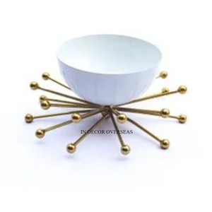 Cuencos de Metal de Alta Calidad para Servir Alimentos, con Base de Metal Chapada en Oro de Diseño Único y Elegante, con Parte Superior Redonda con Recubrimiento en Polvo de Color Blanco - Product Image 1