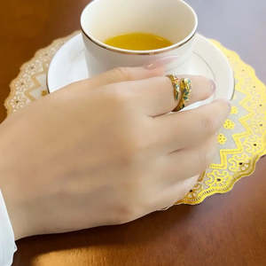 Anillo Serpiente Mágico Chapado en Oro Rosa y Rodio, Moderno y a la Moda, con Incrustaciones de Acero Inoxidable, Chapado en Plata y Oro - Product Image 4