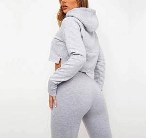 Chándal cortavientos de 2 piezas de nailon ligero personalizado para mujer con capucha recortada, pantalones cortos, diseño de retazos de patrón sólido - Product Image 4