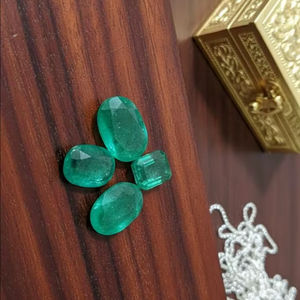 พลอยมรกตธรรมชาติจากแซมเบีย รูปทรงแปดเหลี่ยม คุณภาพ AAA ดีเยี่ยม สีเขียว ลด 20% พร้อมเป็นของขวัญปีใหม่ - Product Image 2