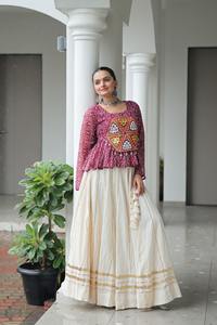 Navratri Festival Wear Kora algodón con Gamthi Patchwork Lehenga Choli fabricante de Surat a precio mayorista - Product Image 4