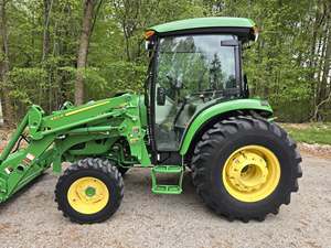 รถตักล้อยางมือสอง รุ่น 440R รถแทรกเตอร์ขับเคลื่อน 4 ล้อ สำหรับงานเกษตร พร้อมห้องโดยสาร  รวมถึงบุ้งกี๋หน้า รถแทรกเตอร์สำหรับงานเกษตรมือสอง - Product Image 6
