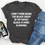 T-shirt en jersey respirant avec la citation « I Don't Mind Being the Black Sheep of My Family » - Product Image 3
