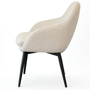Chaise de salle à manger au design moderne LOTUS avec accoudoirs, assise en mousse souple, pieds en métal noir, adaptée à un usage résidentiel et commercial - Product Image 3