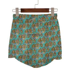 Nouveaux shorts enveloppants élastiqués confortables pour femmes, imprimés à la main, en coton respirant, vêtements de mode en gros - Product Image 1