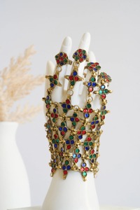 Collier ras du cou afghan Kuchi ultra long et exquis avec des pierres de formes colorées vibrantes, filigranes argentées artisanales complexes - Product Image 4
