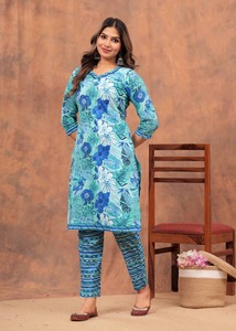 All Time Favorite V Neck Two Piece Kurti Set para Office & College Wear Tela de diseño tradicional - Product Image 2