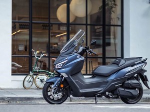 Modelo en Oferta, Nuevo S-y-m Jo-ym-ax Z+ 300-cc, La Motocicleta GT Perfecta con 2 Años de Garantía Internacional - Product Image 3