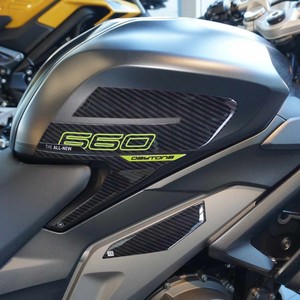 Adesivi 3D di protezione laterale serbatoio moto Triumph Daytona 660 - Product Image 1