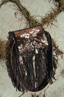 Bolso Bandolera de Cuero Genuino Estilo Bohemio Gitano Hecho a Mano de Alta Calidad con Cremallera Ajustable, Ligero y con Flores, Última Moda