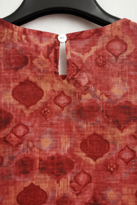 Top holgado informal con estampado Floral para mujer, cuello redondo, mangas tres cuartos, ojo de cerradura único, Apertura trasera, teñido liso - Product Image 2