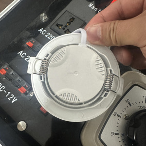 Đèn downlight âm trần <span class=keywords><strong>COB</strong></span> hiện đại <span class=keywords><strong>3W</strong></span> 5W 7W 9W, nguồn gốc nhà máy, ánh sáng trắng 3000K-6500K, đèn chiếu sáng thương mại cho khu vực Latin America, chiếu sáng diện tích lớn - Product Image 4