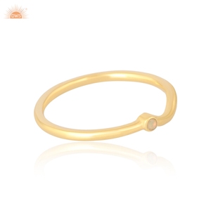 Anillo de Oro Sólido de 14k con Ópalo Etíope Minimalista, Fabricante de Joyería - Product Image 3