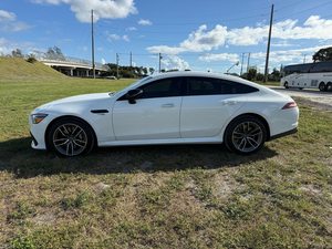Buena Oferta para Mercedes-AMG C63 S Sedán 2019, 503 HP, Motor V8 Biturbo, Azul Brillante Metalizado - Product Image 2