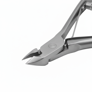 Pince à cuticules professionnelle en acier inoxydable avec ressort hélicoïdal |   Coupe-cuticules à mâchoires pointues pour manucure et pédicure - Product Image 2