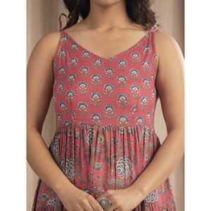 Vestido largo de algodón Mulmul color carmesí, estampado a mano, estilo bohemio-elegante, con cintura baja y tirantes ajustables, transpirable, talla única. - Product Image 2