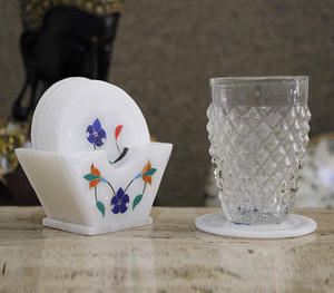 Ensemble de sous-verres en marbre blanc de luxe avec incrustations florales multicolores artisanales, artisanat indien, sous-verres ronds en pierre pour le thé, le café et les boissons - Product Image 3