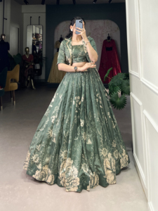 Diseñador Hermosa Lehenga Top Con Koti - Product Image 3