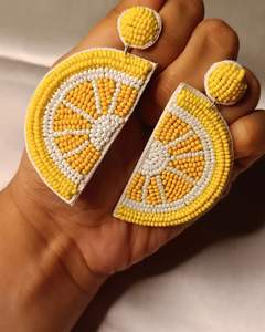 Pendientes de cuentas con forma de rodaja de limón amarillo vibrante, semicírculo, estilo tropical, joyería llamativa para mujer, para vacaciones - Product Image 4