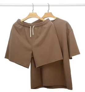 Ensemble deux pièces décontracté d'été pour homme, coupe ample, respirant, en tricot élasthanne/polyester, t-shirt uni et short - Product Image 3