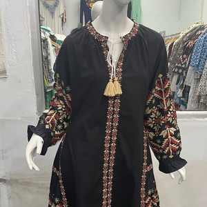 Vestido maxi de lino blanco bordado rojo estilo gótico bohemio de moda de verano informal de manga larga tejido y lavable - Product Image 1