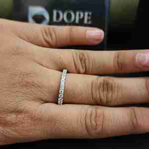 Impresionante Anillo de Eternidad de Diamantes de Acero Inoxidable, Anillo de Banda Único y Moderno Unisex para Regalo de Cumpleaños - Product Image 6