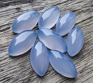 Vente en gros de calcédoine lavande naturelle certifiée IGI, cabochon en forme de marquise à dos plat, pierres précieuses en vrac calibrées Lavira Brésil - Product Image 2