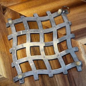 Vintage Copco Wavy Weave Design Métal Pied Hotpot Plaque Dessous de plat Tenture murale Cuisine Décor Dessous de plat en métal - Product Image 1