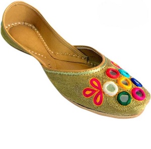 เสื้ออินเทรนด์หลากสี Punjabi khussa Jutti แฮนด์เมดงานแต่งงานกลางแจ้งสไตล์ลำลองสำหรับผู้หญิง Punjabi khussa - Product Image 1