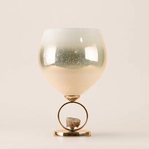 Vase à fleurs exclusif en métal et verre pour la marque privée, collection d'accessoires de luxe pour la maison, rehaussant le thème intérieur général - Product Image 1