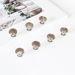 Poignée de meuble classique ronde en alliage de zinc chromé poli pour tiroir, armoire de chambre, cuisine, salle de bain, salon - Product Image 1