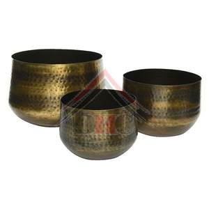 Jardinière décorative moderne en métal noir côtelé, pot à fleurs en fer pour intérieur et extérieur, bac à fleurs de jardin, décoration intérieure, pot en métal décoratif - Product Image 6