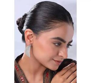 Conjunto de pendientes hechos a mano de color plateado, ropa informal y de fiesta para mujeres y niñas, ropa informal, joyería chapada en plata - Product Image 1