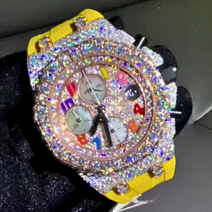 Montre Hip Hop personnalisée sertie de diamants Moissanite pour hommes, montre en diamants VVS, cadeau unisexe - Product Image 1
