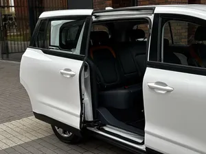 NEAT 2023, Bestune NAT 53 kWh, faible kilométrage, transmission automatique, toit ouvrant panoramique, éclairage LED, feux diurnes LED - Product Image 3